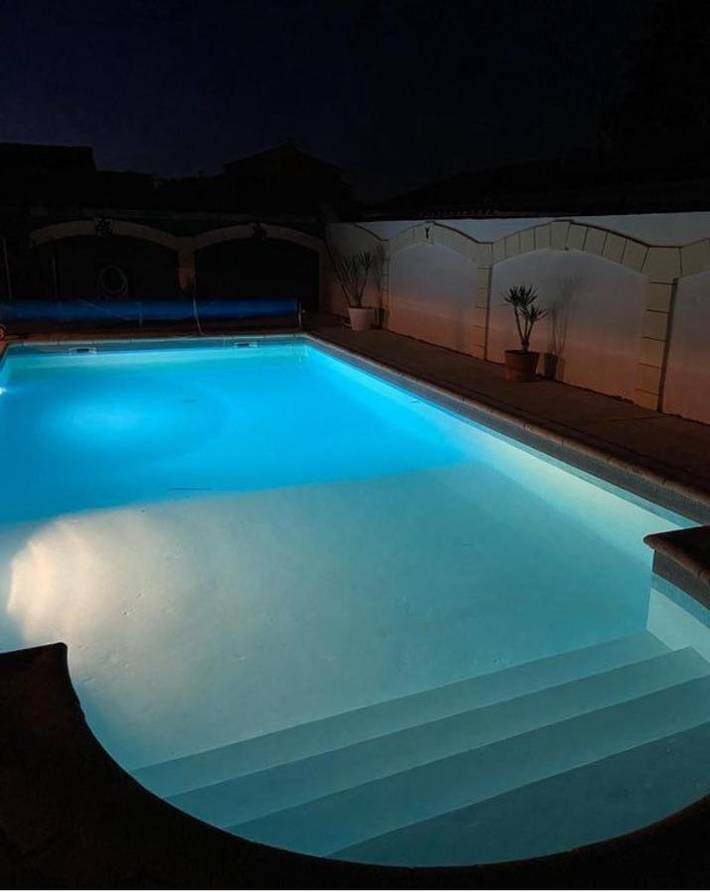 Appartement de vacances pour 13 personnes, avec balcon ainsi que piscine et jacuzzi
