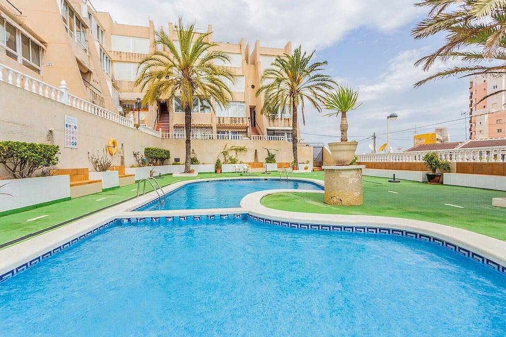 Apartamento entero, Ideal para familias, parejas o amigos - apartamento con piscina comunitaria, cerca de la playa in Torrevieja, Costa Blanca
