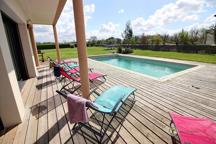 Gîte pour 10 personnes, avec jardin ainsi que piscine et terrasse, animaux acceptés à Plurien - 3
