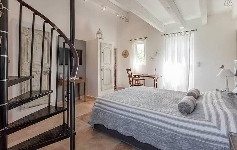 Acogedor apartamento con piscina y WiFi, cerca de Le Saigon y L'Auzon in Mazan, Parque natural regional del Mont Ventoux