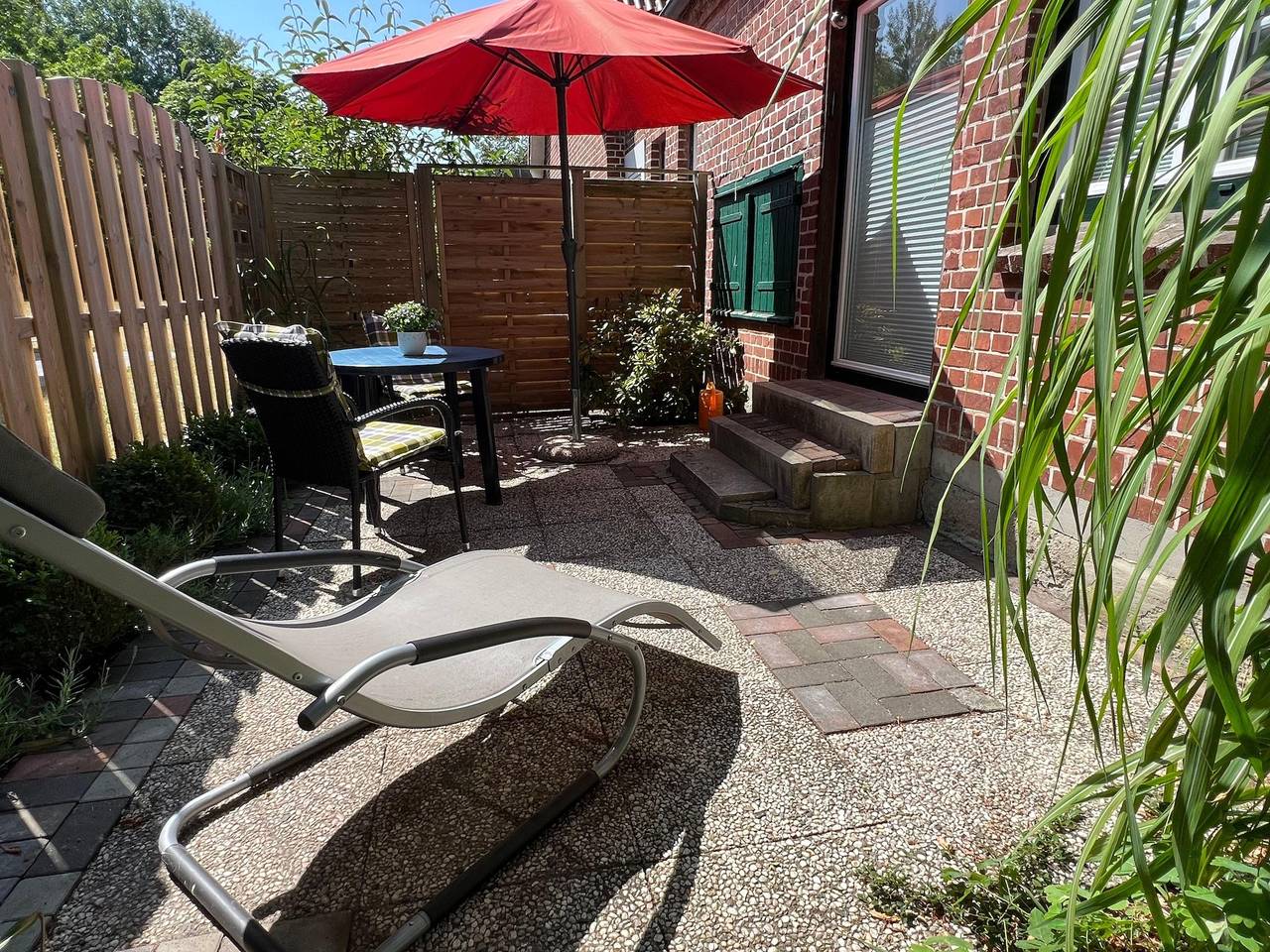 Ganze Ferienwohnung, Ferienwohnung Haus Friesenjungs - zentral gelegen mit Terrasse und Garten in St. Peter-Ording, Eiderstedt