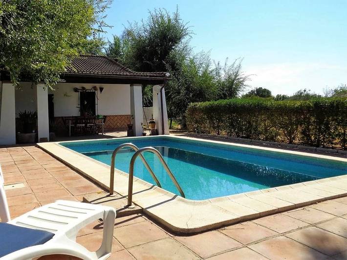 Casa rural para 5 personas, con jardín además de piscina y vistas en Carmona  - 3