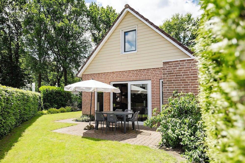 Comfortable 6-person bungalow in Plasmolen, Nationalpark De Maasduinen