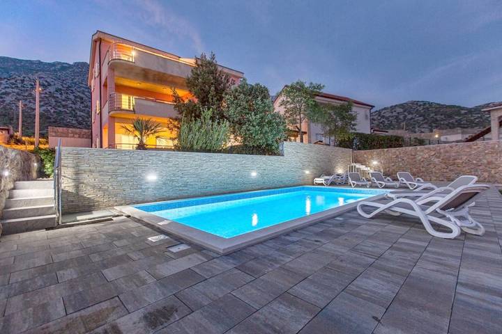 Ferienwohnung für 9 Personen, mit Terrasse und Pool sowie Ausblick, mit Haustier - 1