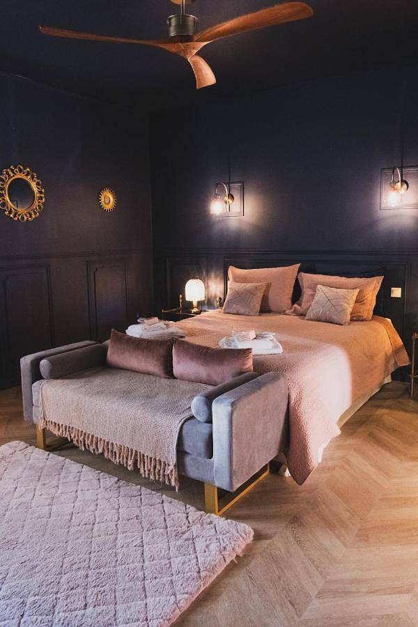 Chambre d’hôte pour 2 personnes, avec piscine ainsi que jardin et vue