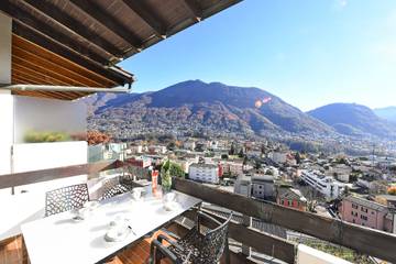 Ferienhaus für 4 Personen, mit Balkon und Seeblick in der Schweiz