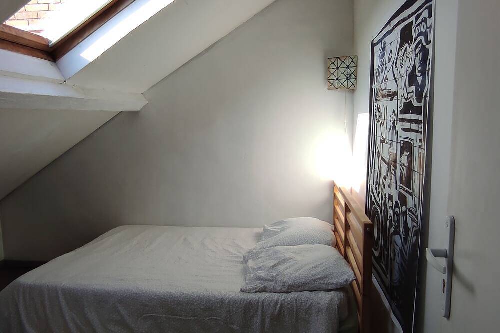 Old house, simple, spacious and bright in Vichy, Vichy region