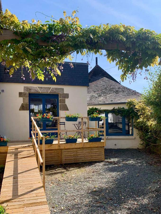 Gîte pour 2 personnes, avec terrasse et jacuzzi à Loguivy-Plougras