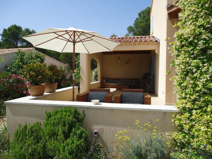 Location de vacances pour 8 personnes, avec jardin ainsi que balcon et piscine à Saumane-de-Vaucluse - 4