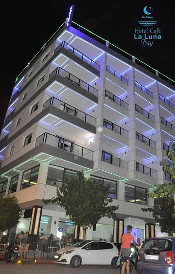 Hôtel pour 3 personnes, avec balcon et vue à M'diq
