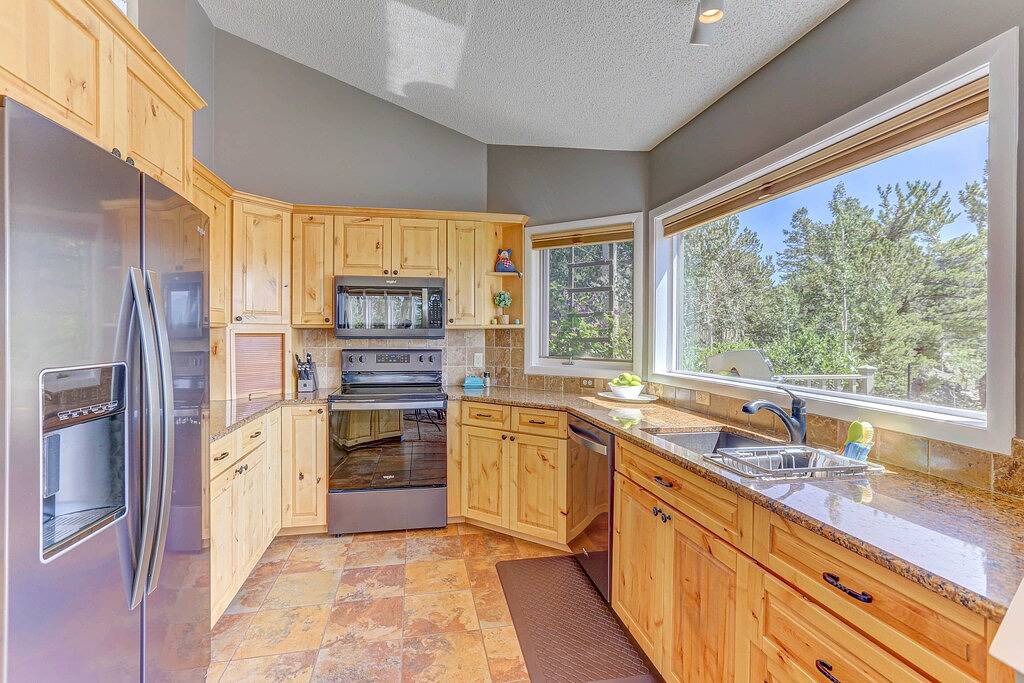 Mountain Views + Hot Tub: Airy Forest Escape! in Arapaho and Roosevelt National Forests