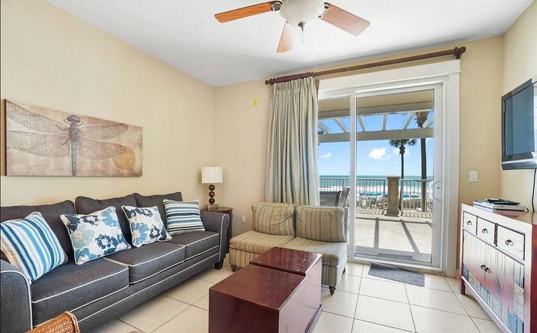 Beach rental for 8 people, with balcony and pool as well as hot tub in Florida-30A