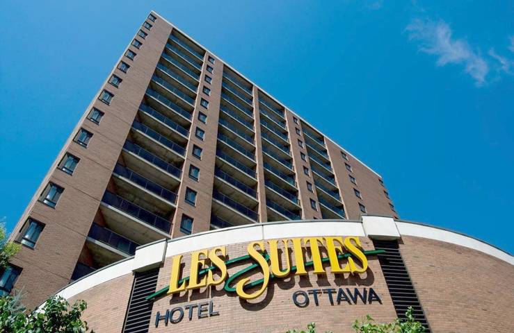 Appart’hôtel pour 2 personnes, avec jardin ainsi que terrasse et jacuzzi, animaux acceptés