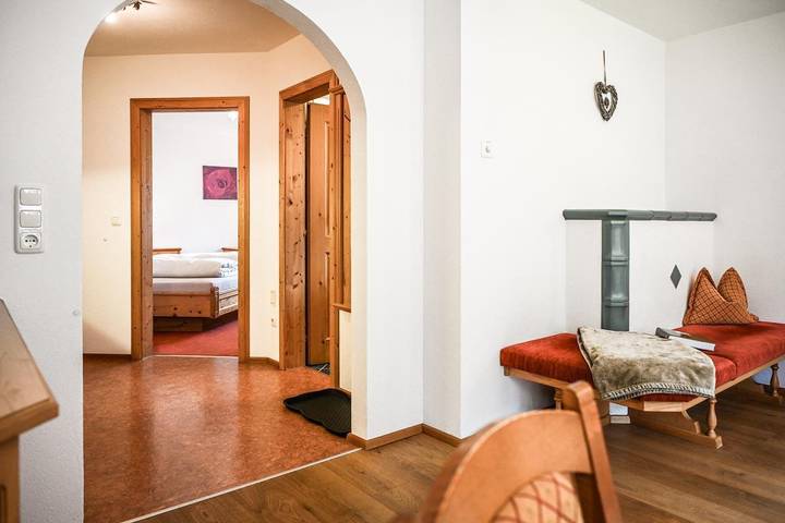 Gîte pour 4 personnes, avec sauna ainsi que jardin et vue, adapté aux familles à Holzgau - 3