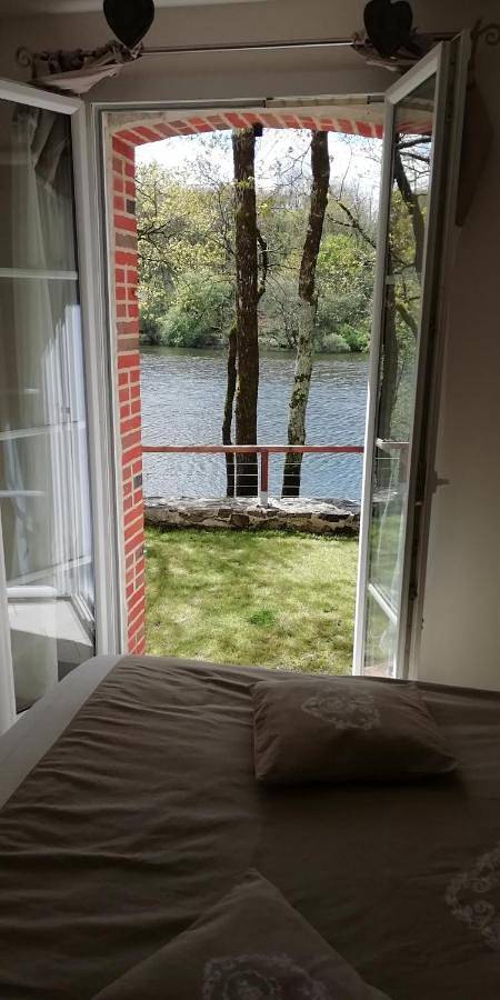 Location de vacances pour 8 personnes, avec vue ainsi que jardin et vue sur le lac à Château-Guibert - 3