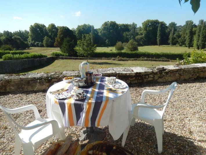 Chambre d’hôte pour 2 personnes, avec jardin ainsi que vue et terrasse en Dordogne