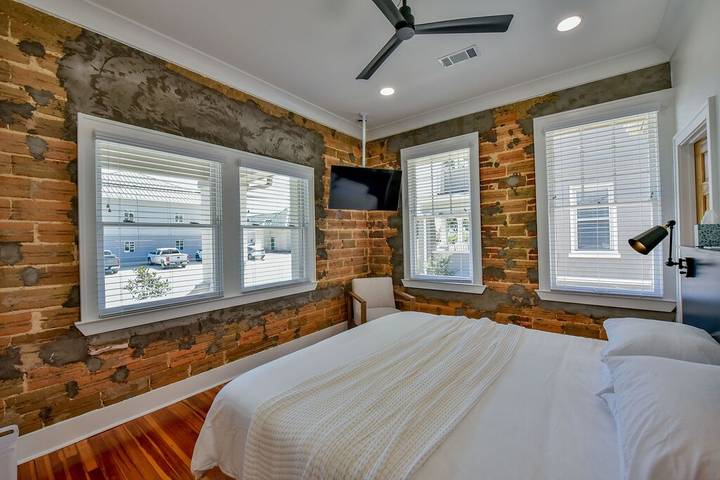 Vacation rental for 8 people, with yard and balcony in Tuscaloosa