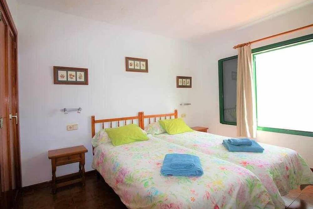 Entire apartment, Barbara Beach House . in Costa Teguise, Teguise