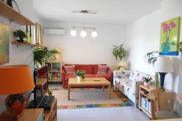 Ganze Wohnung, Air Conditioning, Free WIFI, Ne Tflix, Only 2 Minutes Beach in Alicante, Costa Blanca