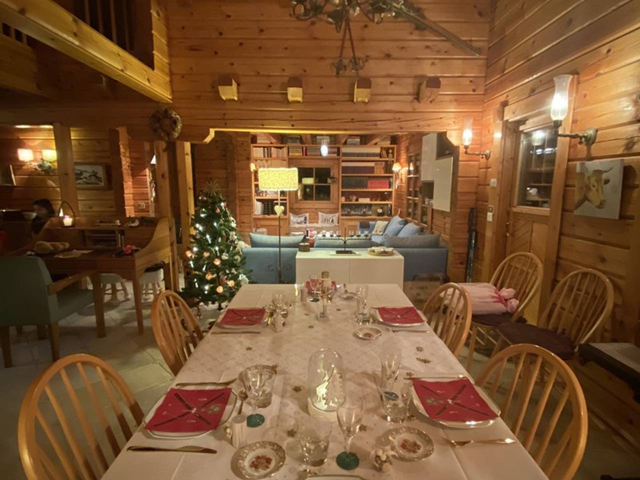 Chalet bois 9 pers, Grand confort, près pistes et commerces, Wi-Fi, Equipé, Parking, Non fumeur in Cohennoz, Région d'Albertville