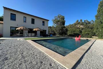 Cottage pour 6 personnes, avec jardin ainsi que piscine et jacuzzi à Mirabeau