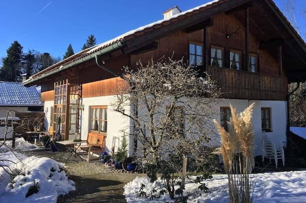 Ganze Wohnung, Haus Mona Ferienwohnung 2 in Bad Heilbrunn, Tölzer Land