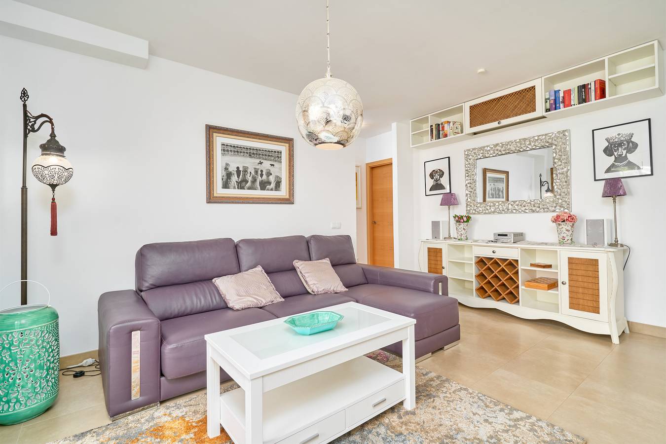 Entire apartment, Apartment 'Jeanna B' with Private Terrace, Wi-Fi and Air Conditioning in Nerja Centre, Nerja