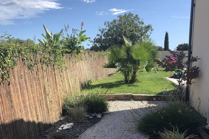 Location de vacances pour 6 personnes, avec Terrasse et Jardin à Castries