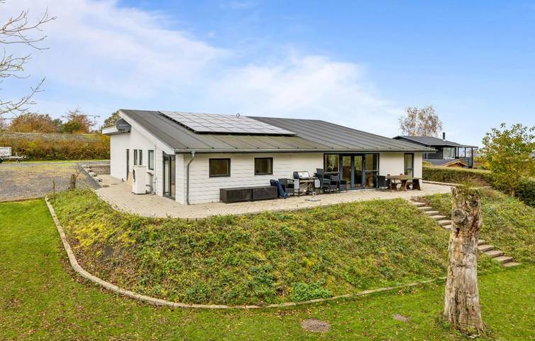 Ferienhaus für 8 Personen, mit Terrasse und Garten in Nørre Kettingskov