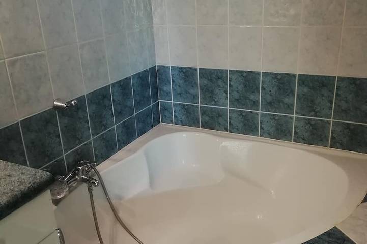 Location de vacances pour 7 personnes, avec jardin et balcon à Contes - 3