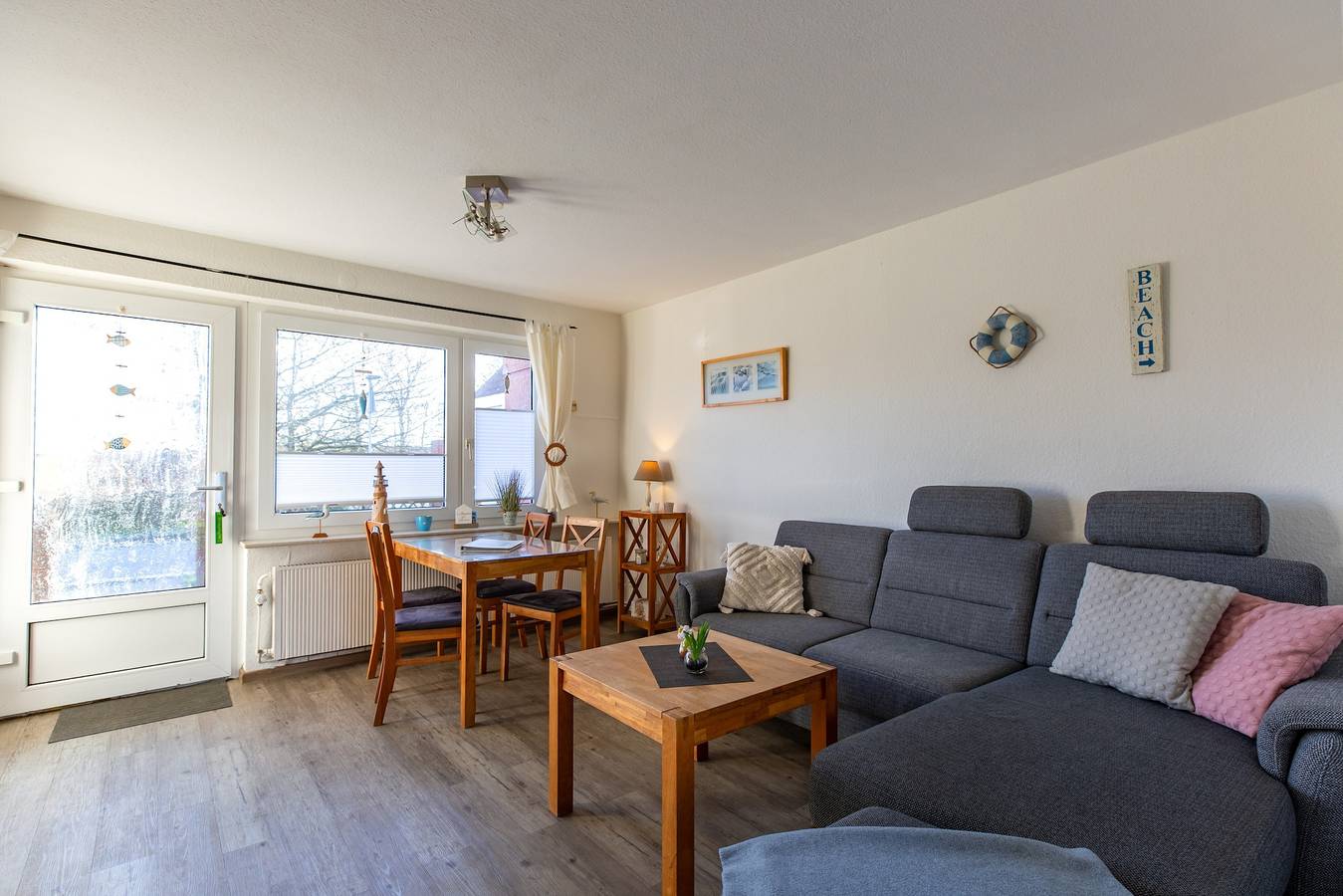 Entire apartment, Apartment 'Fewo Krabbe' with Private Terrace, Shared Garden and Wi-Fi in Pellworm, Nordseeküste