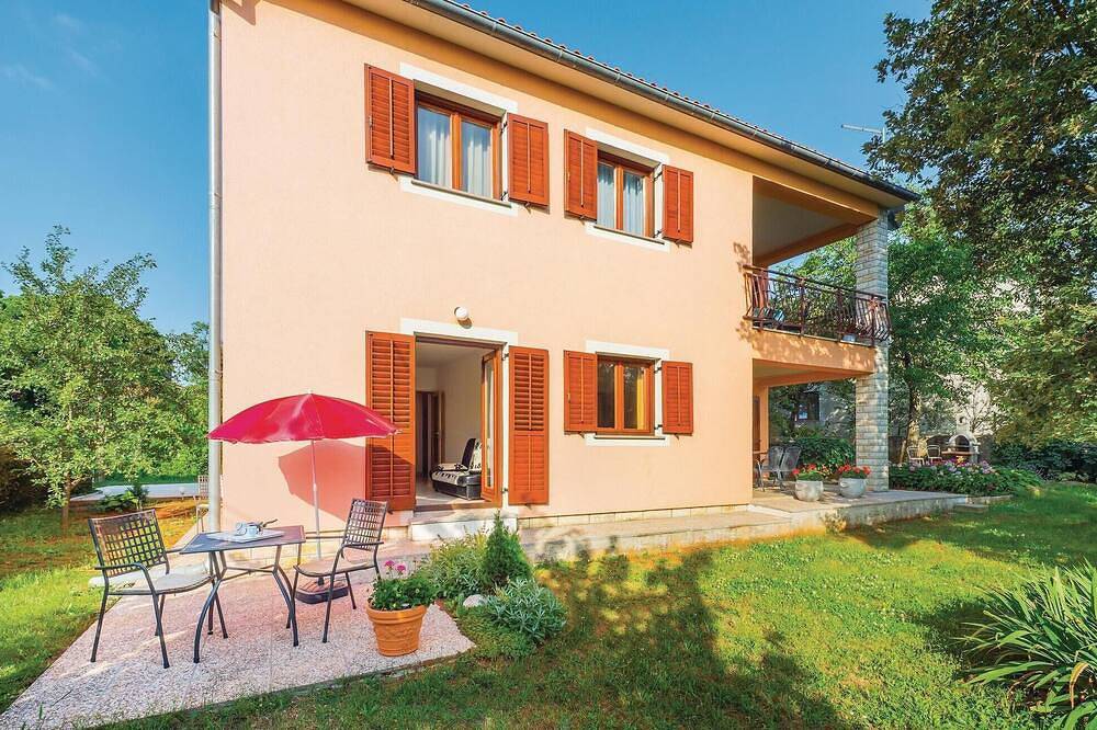 Entire apartment, 1 bedroom gorgeous apartment in Labin in Presika, Eastcoast Istria