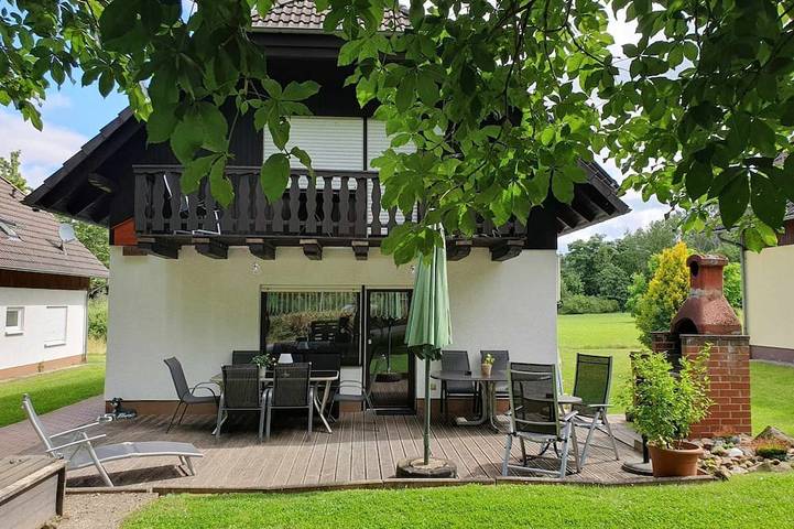 Ferienhaus für 9 Personen, mit Sauna und Garten