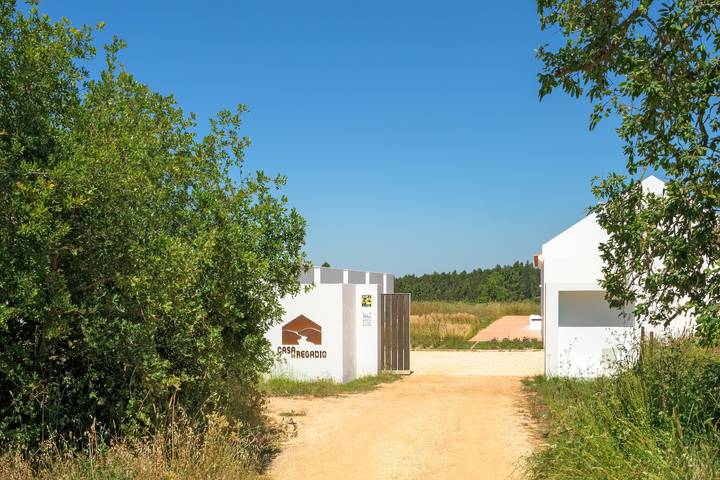 Holiday Home 'Casa 4' with Private Pool, Wi-Fi and Air Conditioning in São Teotónio, Costa Alentejana