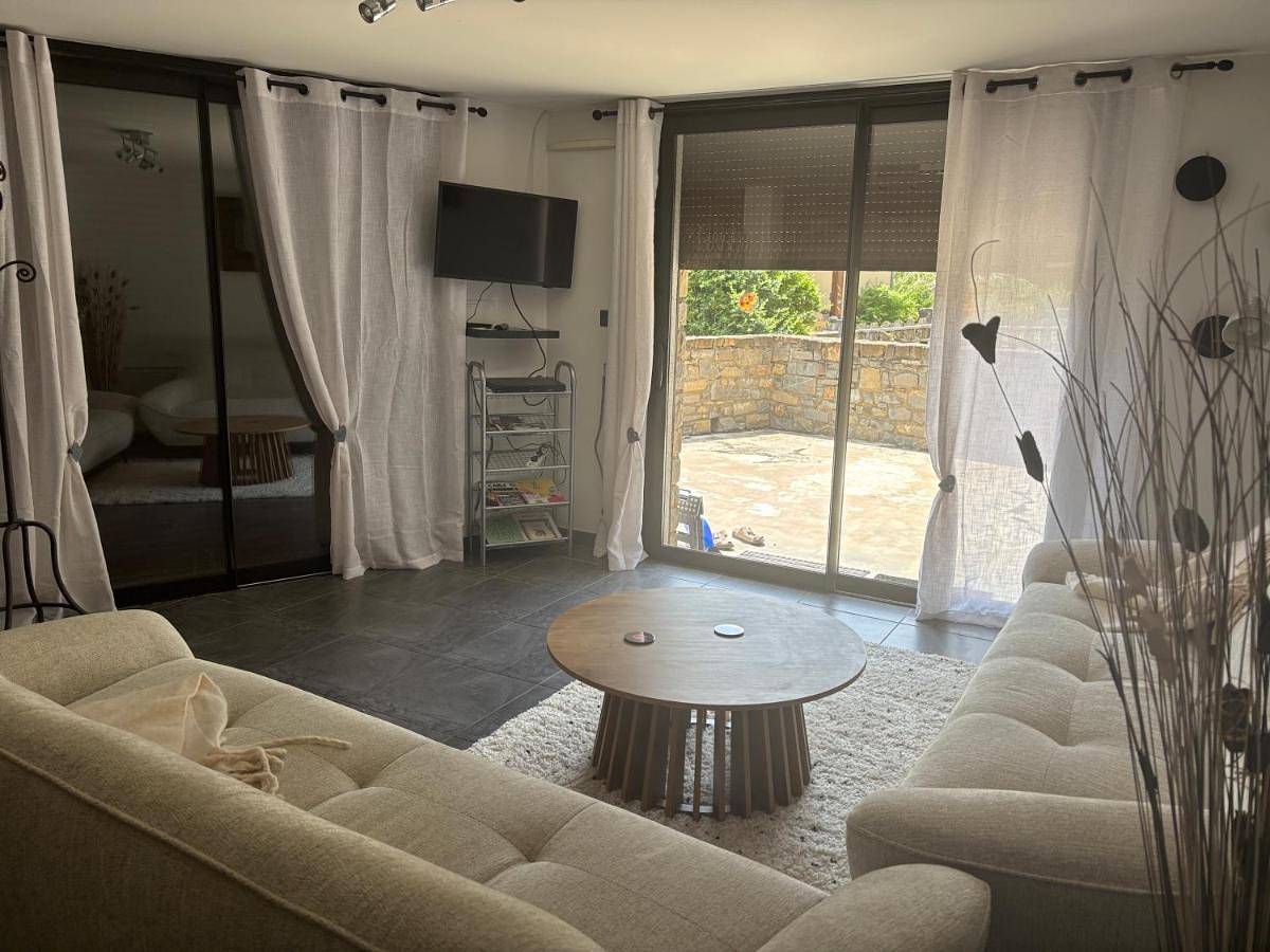 Appartement entier, Appartement spacieux 3 chambres in Génos, Pyrénées