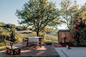 Gîte pour 2 personnes, avec jardin et terrasse à Govone