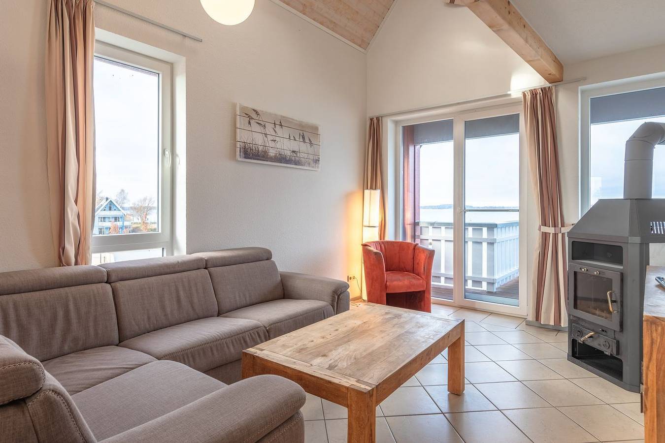 Ganze Wohnung, Kapitänsdeck 495 - Großzügiges Ferienapartment auf 2 Ebenen mit Müritzblick in Rechlin, Müritz