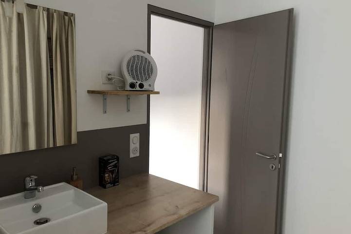 Appartement entier, *Studio neuf* Proche Salagou in Lodève, Région de Lodève
