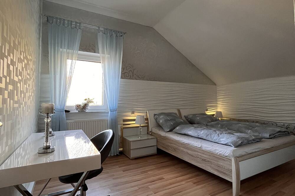 Apartamento inteiro, A&D vacation apartment, 87sqm with 2 bedrooms, kitchen and bathroom, max. 8 persons in Buhlertal, Central Black Forest