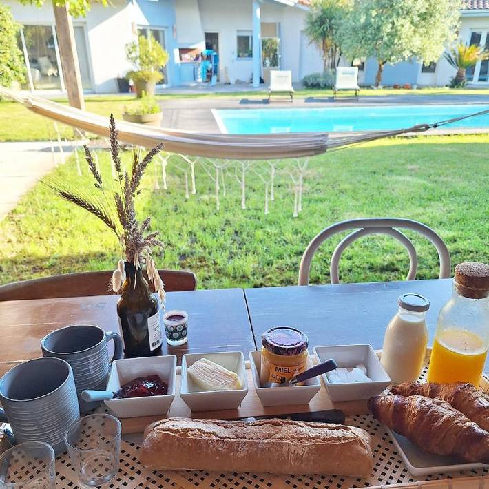 Chambre d’hôte pour 3 personnes, avec jardin et vue ainsi que terrasse et piscine, animaux acceptés à Soustons - 3