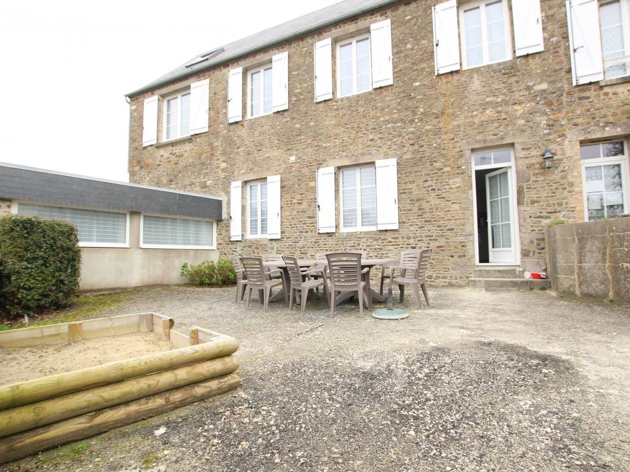 Familienfreundliches Ferienhaus im Cotentin: Kamin, Garten, nahe Strände, Wlan, Haustiere erlaubt in Baudreville, La Haye (Manche)