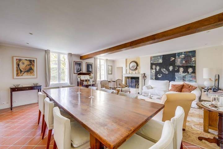 Location de vacances pour 8 personnes, avec piscine ainsi que vue et terrasse à Saint-Émilion - 3