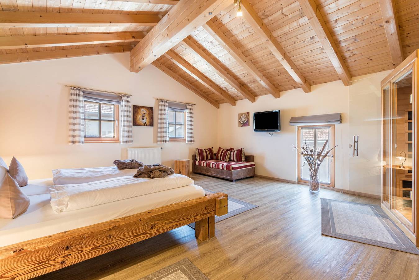 Ganze Wohnung, Ferienwohnung Stub'n" mit gemeinsamer Terrasse, Balkon und Wlan in Freyung, Ostbayern