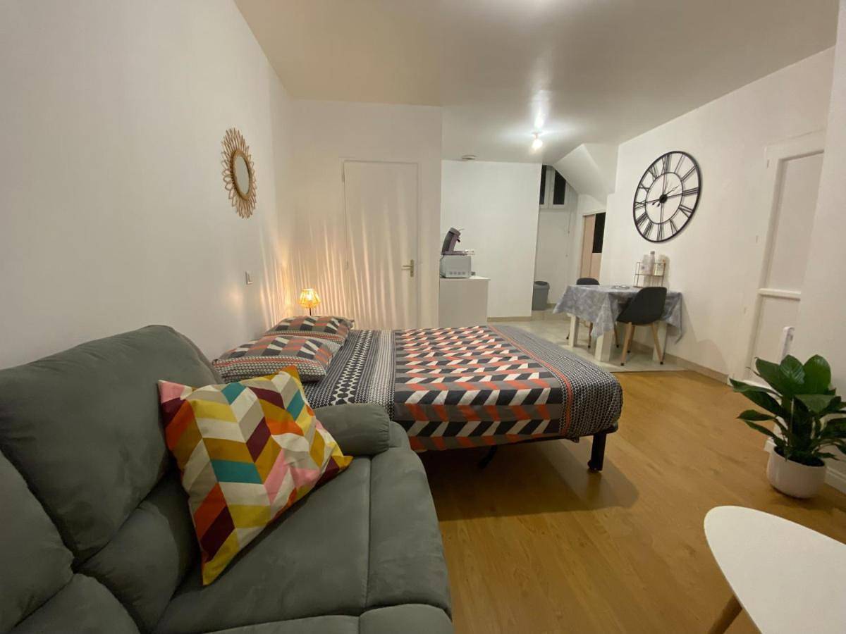 Appartement entier, One-Bedroom Apartment in Excideuil, Périgord Vert