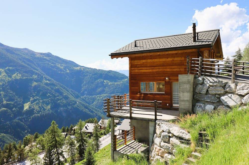 Extérieur: Detached chalet on 3 floors with magnificent views, for 4 people - approx. 80m2Interior: in Saint Luc, Anniviers