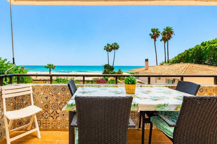 Apartamento de vacaciones para 5 personas, con vistas además de balcón y piscina - 1