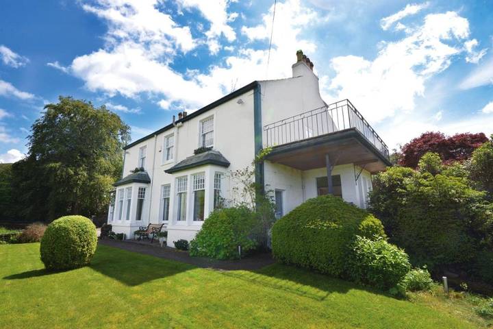 Bed and breakfast for 4 people, with pool and terrace as well as garden in Keswick