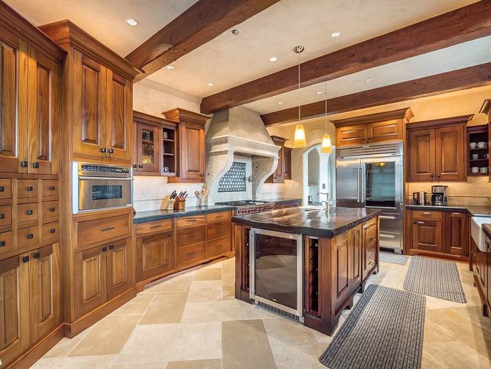 Vacation rental for 10 people, with hot tub and yard in San Francisco Bay Area