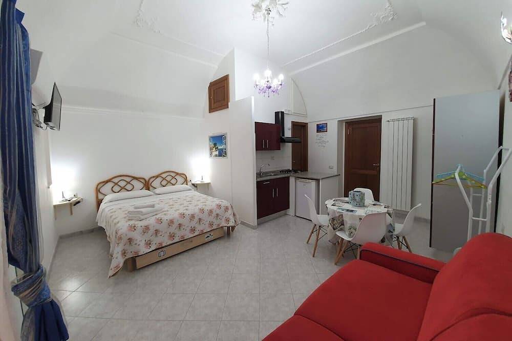 Entire apartment, Soleluna Gaeta seafront vacation home. Small pets welcome. in Gaeta, Latina Province