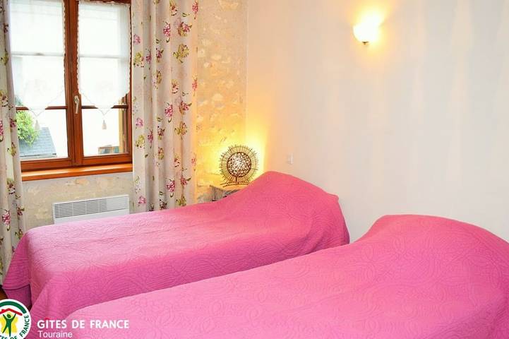 Gîte pour 6 personnes, avec jardin à Cangey - 2